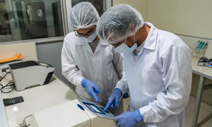 Somos una empresa peruana de biotecnología especializada en los sectores acuícola, agrícola, agroalimentario, agropecuario, industrial, ambiental y salud.